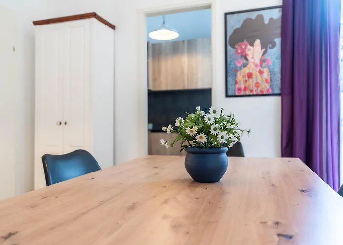 Living Eden By We Rent Apartment