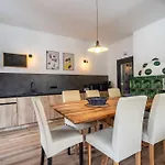 Apartment Living Eden By We Rent, Summercard Included *